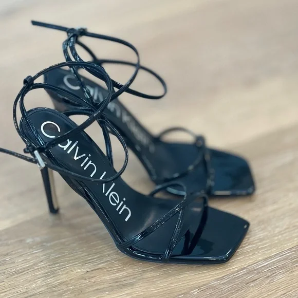 Calvin Klein Women's Tegin Heeled Sandal, size 7.5 NEW - Picture 5 of 6